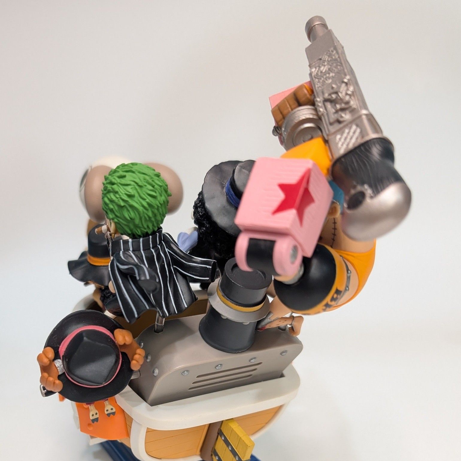 ワンピース ワールドコレクタブルフィギュア ミニメリー号 ATTACK 全8