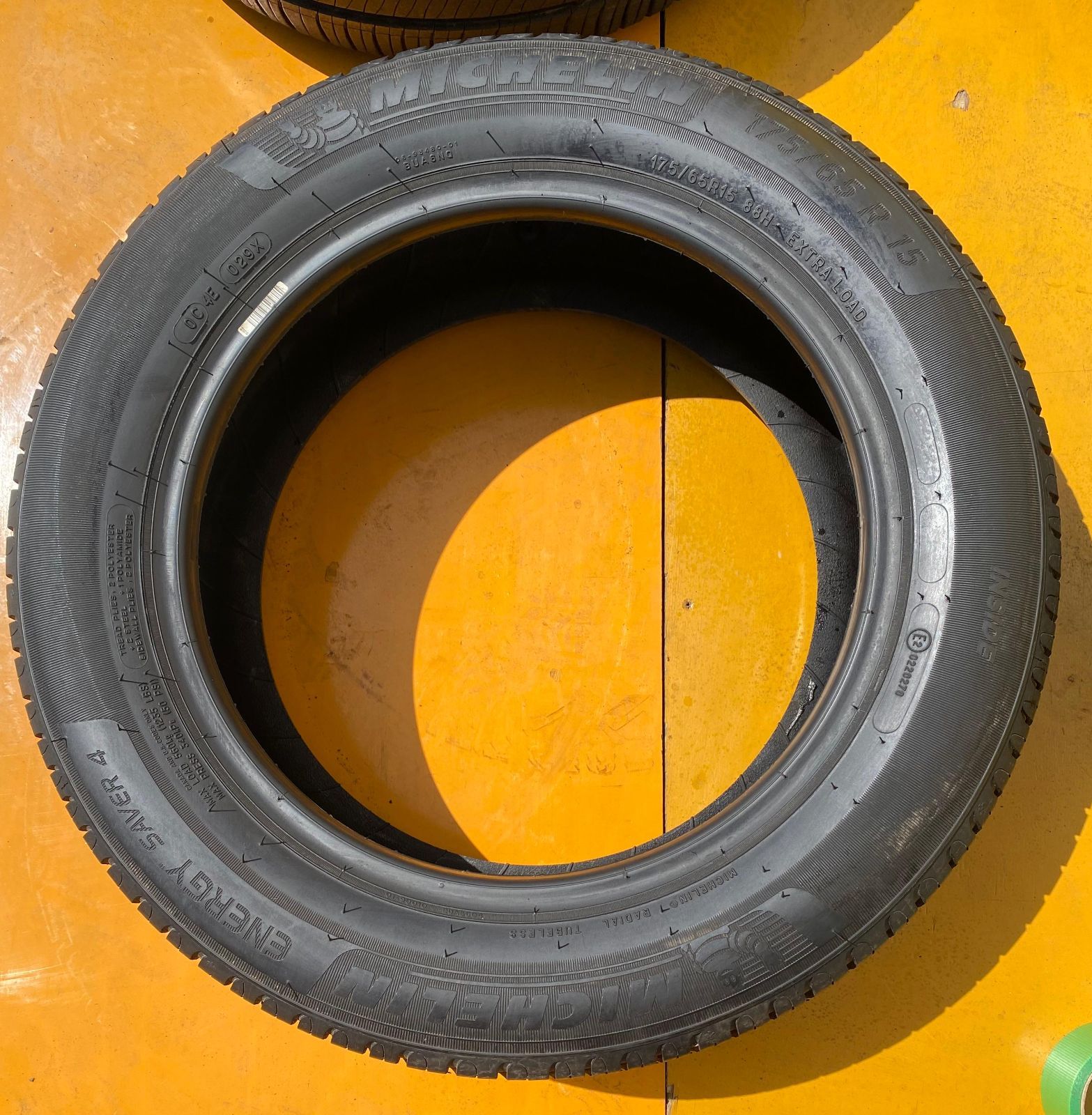 ZT-2621] タイヤ 4本 セット MICHELIN ミシュラン 175/65R15 88H タイ 