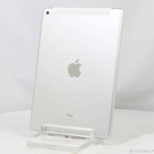 中古品〕 iPad 第5世代 32GB シルバー MP1L2J／A docomoロック解除SIM