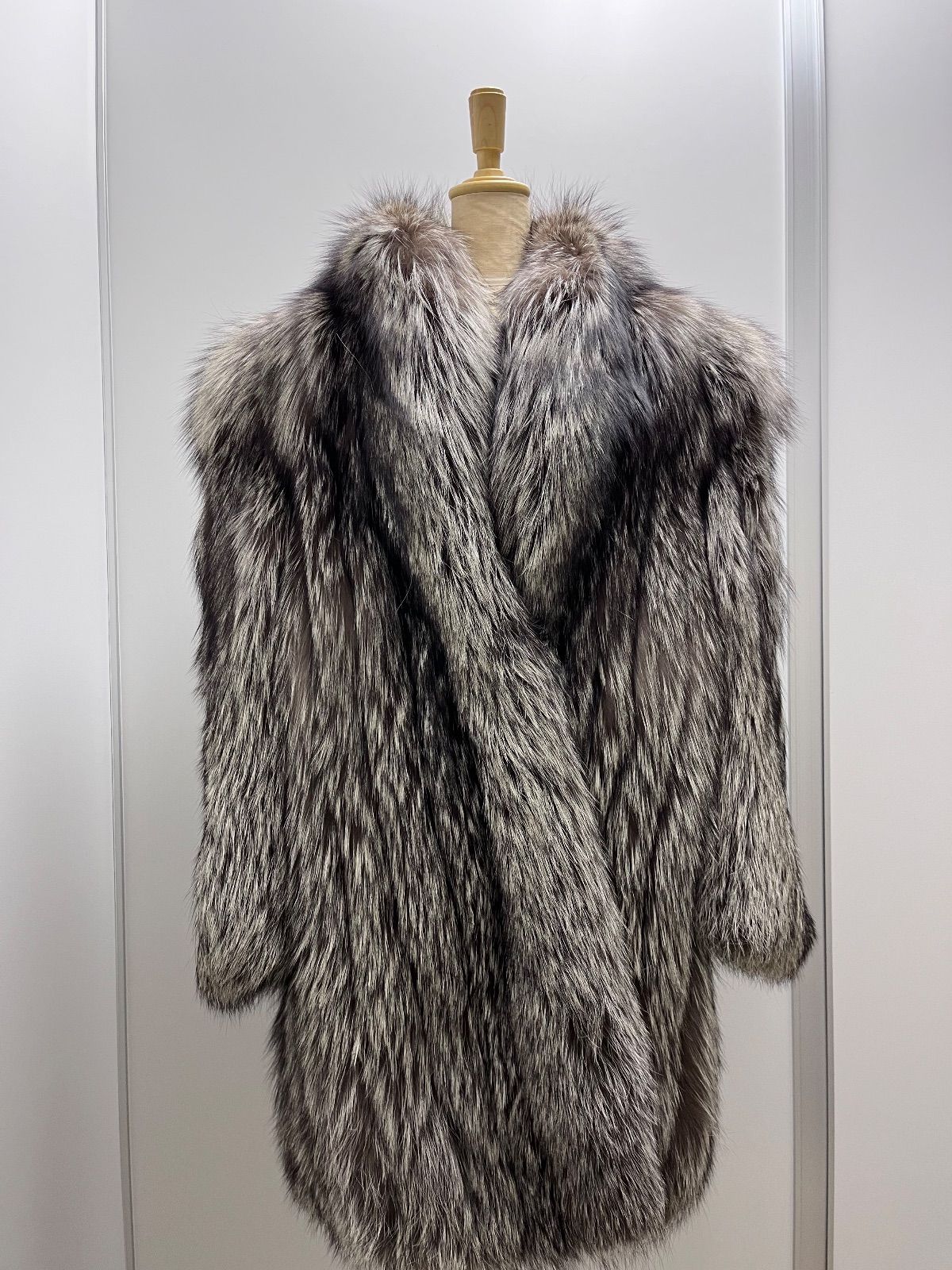 1.8万円からお値下げ◎SAGA FOX woodan ファーコート M 毛皮 1.8万円からお値下げ◎SAGA FOX woodan ファーコート M 毛皮 1.8万円