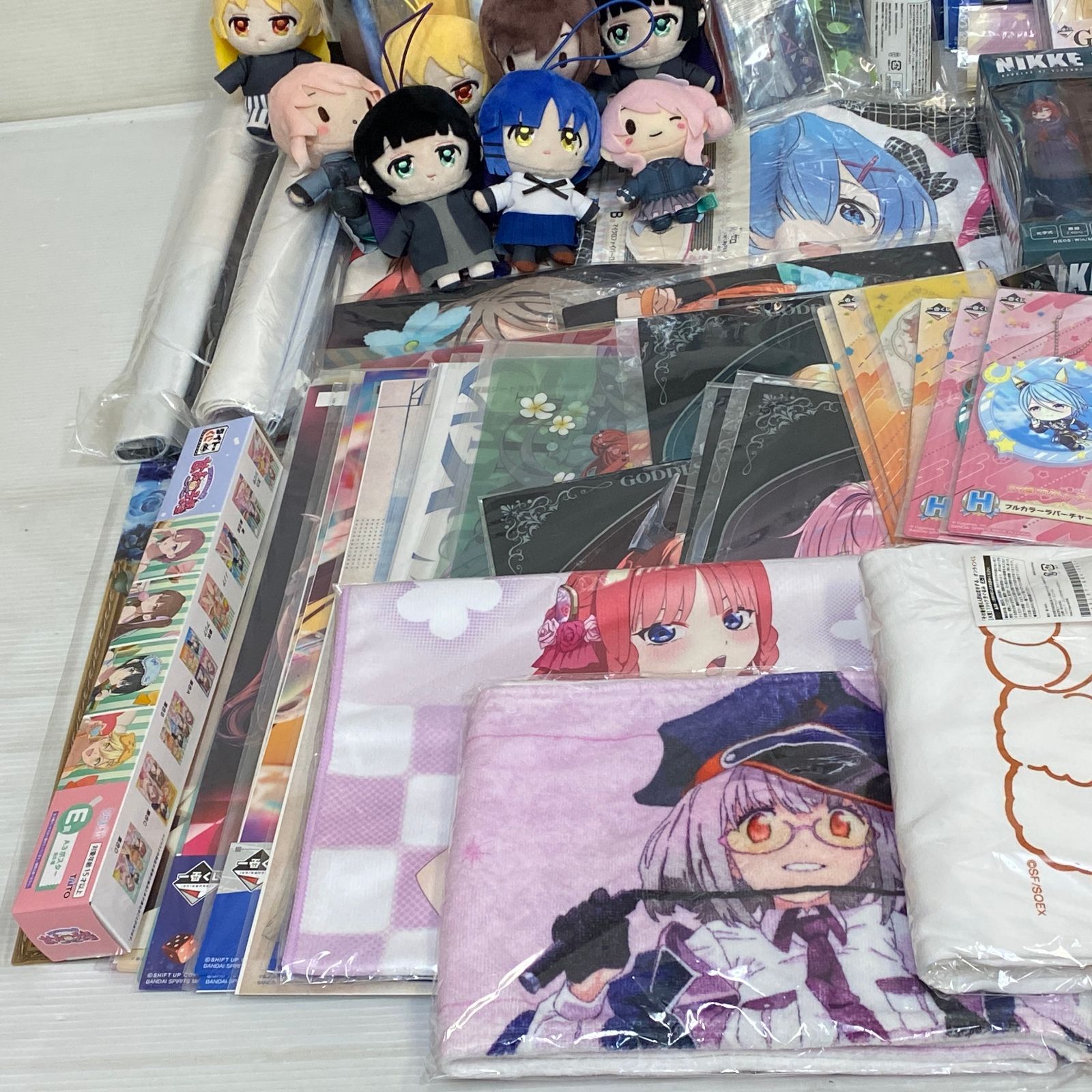 △コミック・アニメ グッズ 大量 まとめ NIKKE プロセカ ラブライブ 等