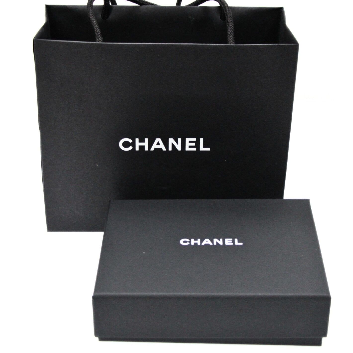 新品】 シャネル CHANEL クラシックフラップウォレット マトラッセ 三