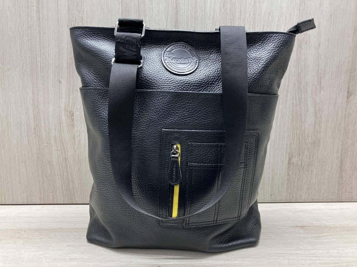 Dr Martens ドクターマーチン レザートートバッグ 肩掛け 大容量 ユニセックス 外ポケット ロゴワッペン