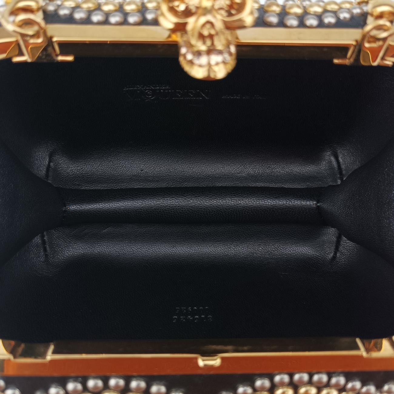 アレキサンダーマックイーンAlexander McQueenスタッズスカル ブラック