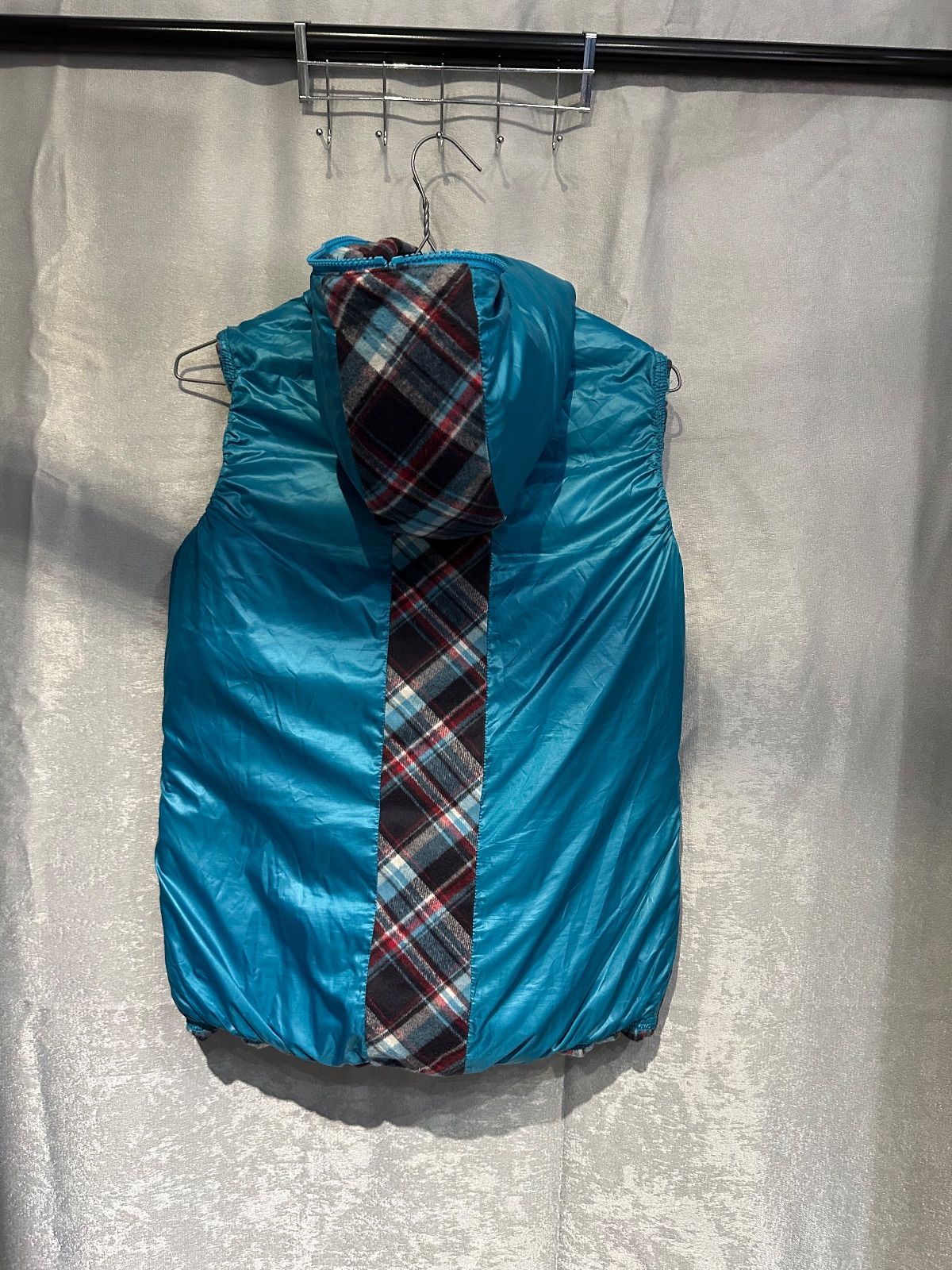 ダンスウィズドラゴン リバーシブル 中綿ダウンベスト フード付