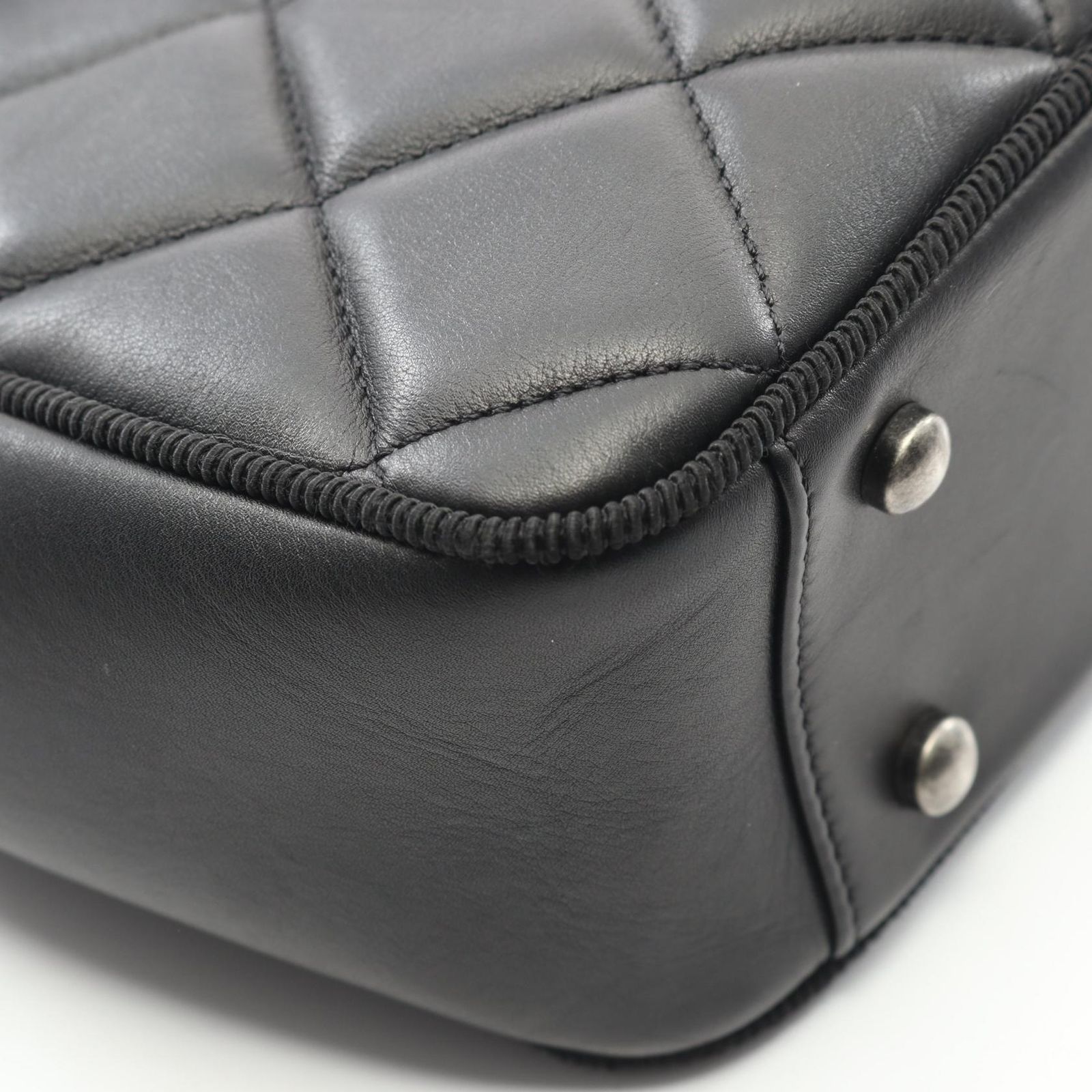 シャネル CHANEL ショルダーバッグ マトラッセ ブラック ラムスキン