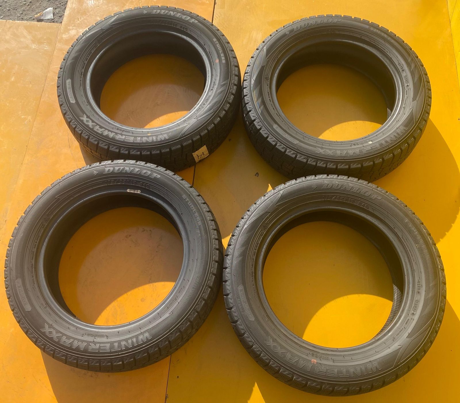 ZT-2629] タイヤ 4本 セット DUNLOP ダンロップ 175/65R15 84Q WINTER