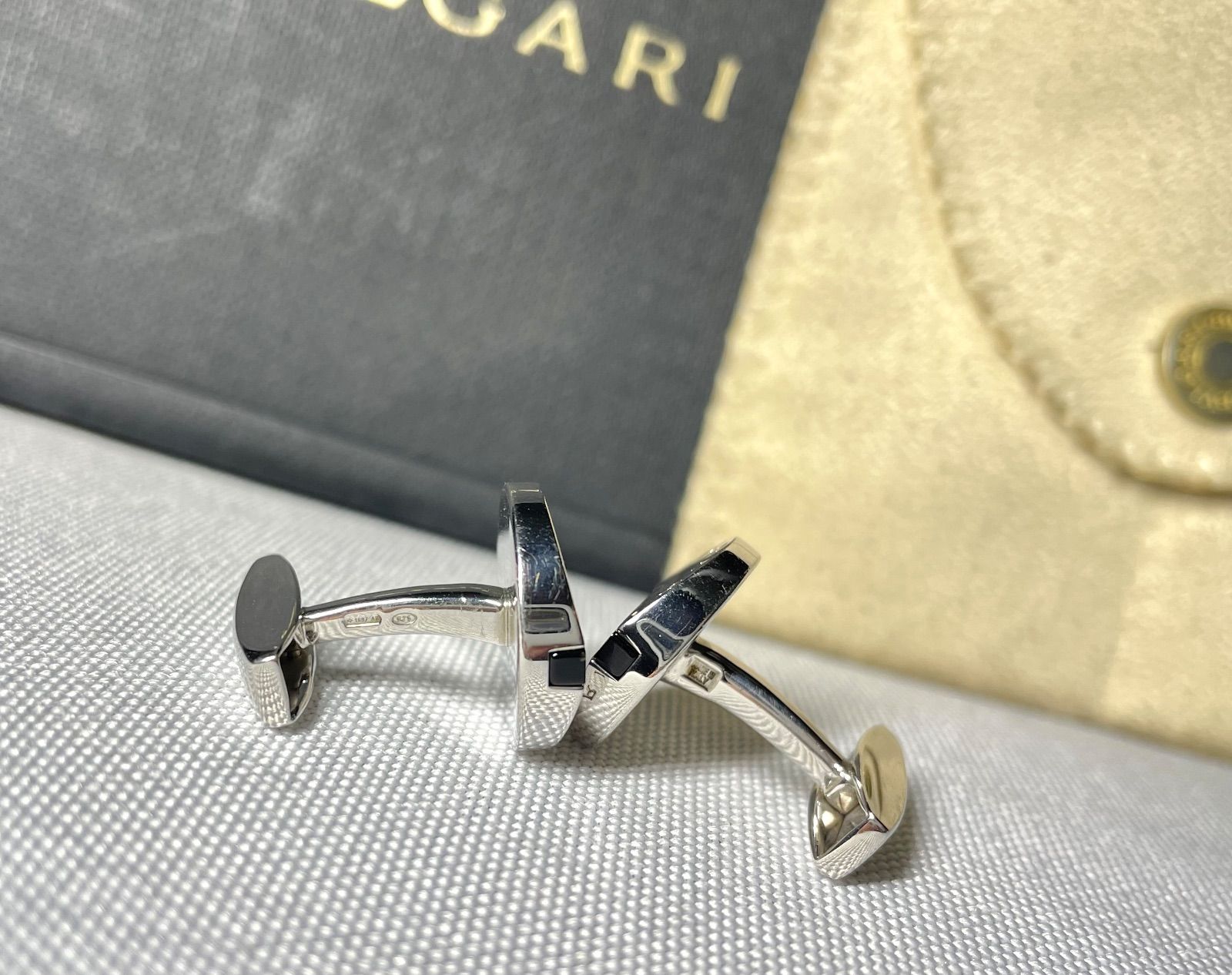 BVLGARI ブルガリ ブランドロゴ文字 ブラックオニキス & 鏡面