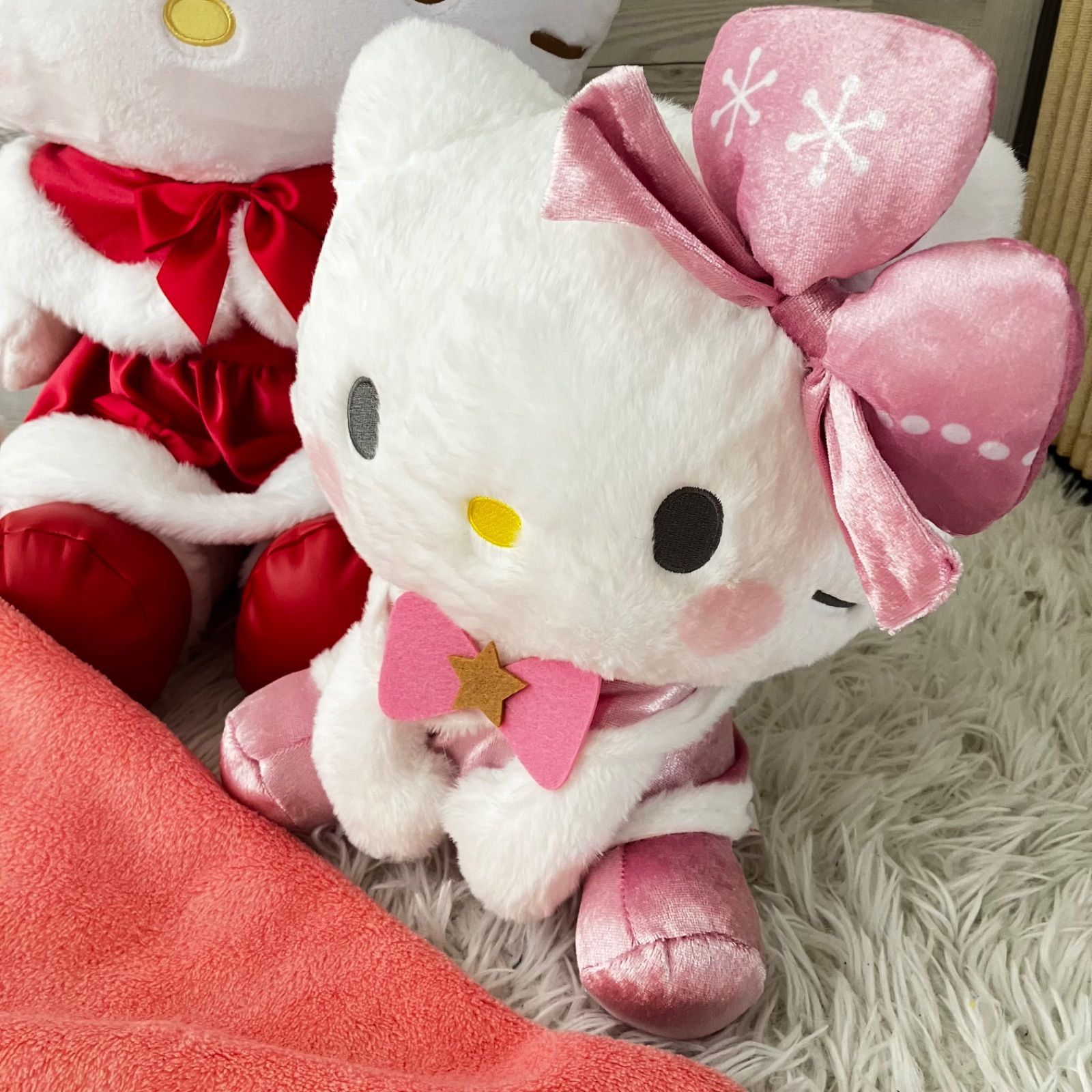 美品 サンリオ ハローキティ 一番くじ ラストスペシャル賞 フード付き