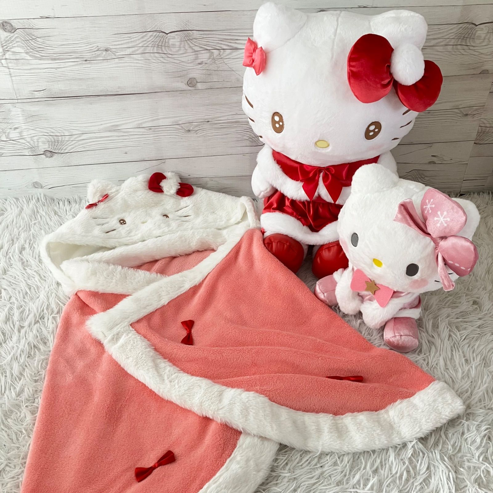 美品 サンリオ ハローキティ 一番くじ ラストスペシャル賞 フード付き