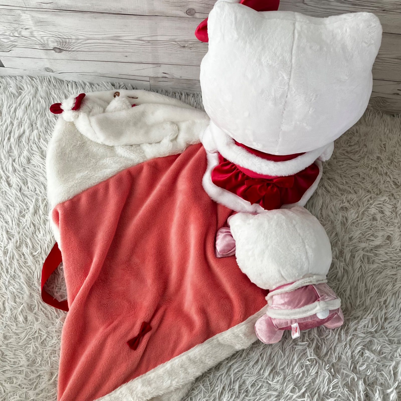 美品 サンリオ ハローキティ 一番くじ ラストスペシャル賞 フード付き