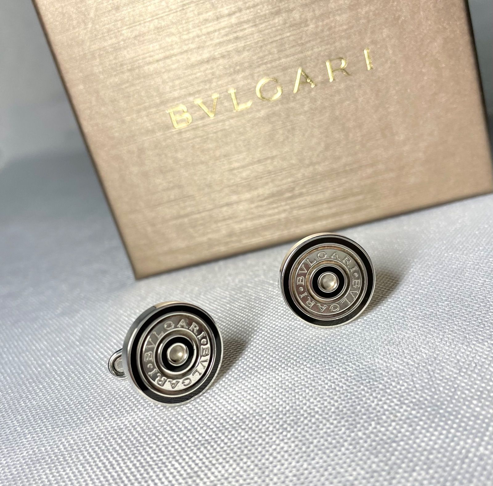 人気♡美品♡Silver925♡BVLGARI ブルガリ ブランドロゴ カフス 美品 BVLGARI ブルガリ ブランドロゴ文字 スターリングシルバー