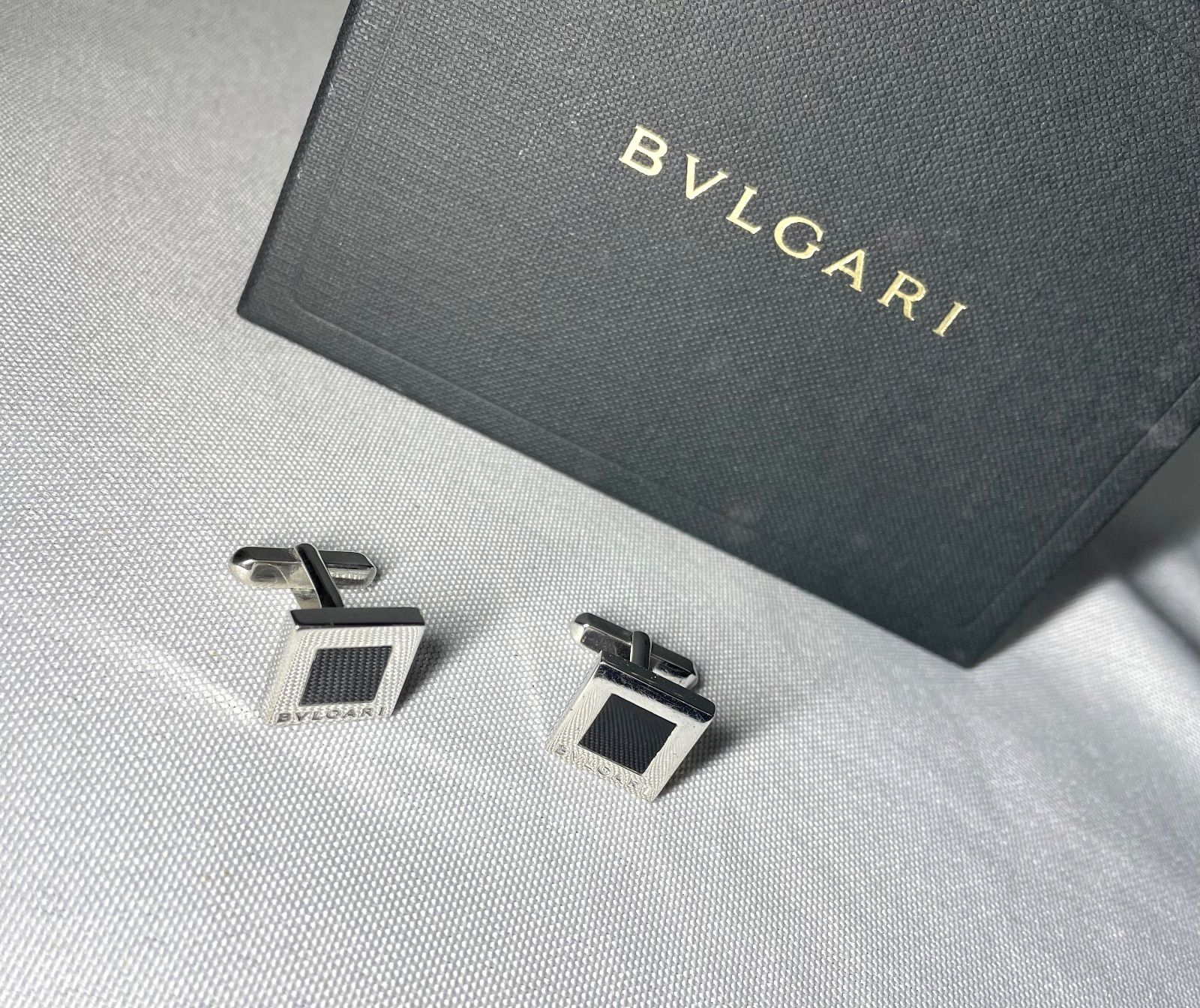 BVLGARI ブルガリ ブランドロゴブラックオニキス & 鏡面スターリング