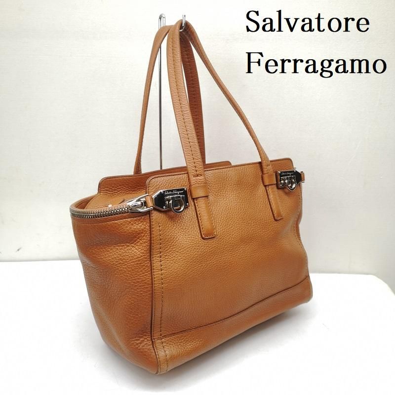 サルヴァトーレフェラガモ ガンチーニ アリアナ トートバッグ レザー