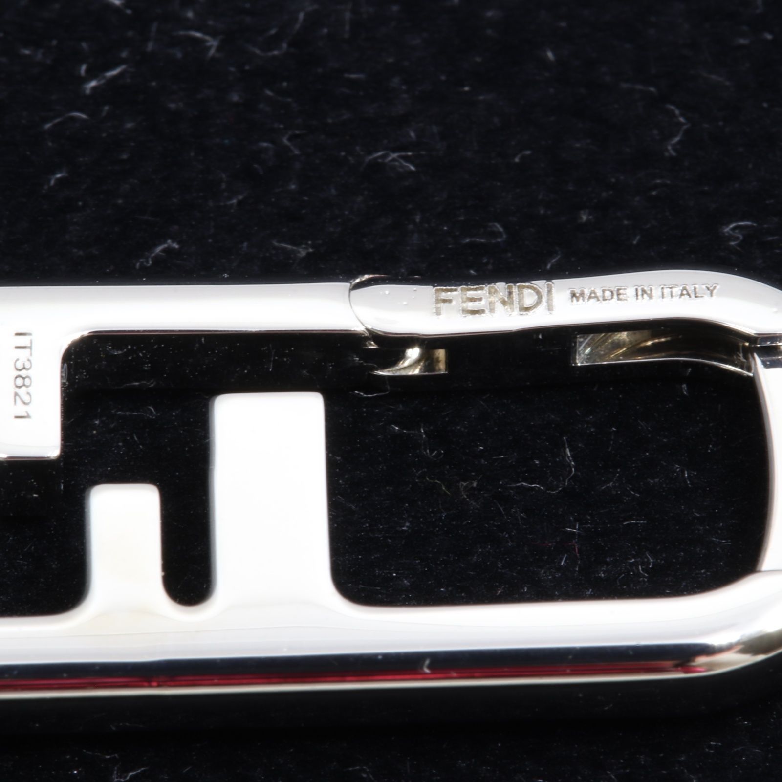 1/31まで出品‼︎FENDI ピアス(片耳) IT9HRNLZNUDE 美品 FENDI フェンディ オーロック シングル ピアス