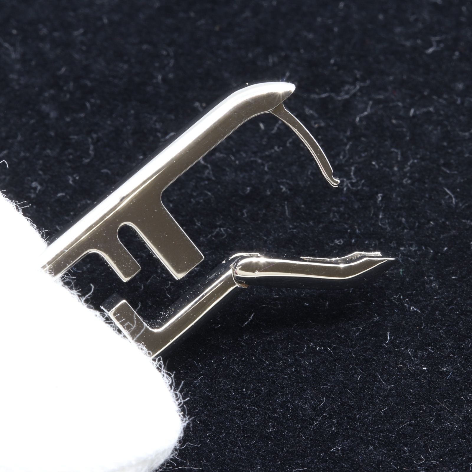 1/31まで出品‼︎FENDI ピアス(片耳) IT9HRNLZNUDE 美品 FENDI フェンディ オーロック シングル ピアス