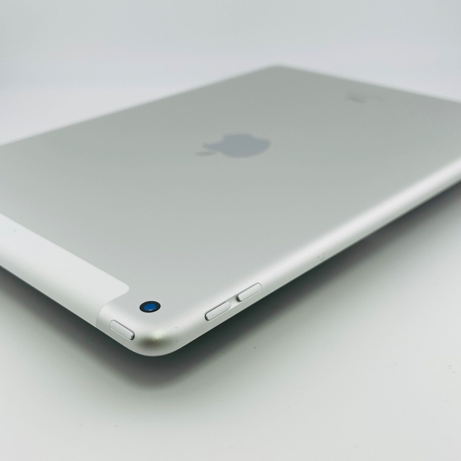 バッテリー良好 iPad 第9世代 64GB シルバー Cellularモデル 中古 本体