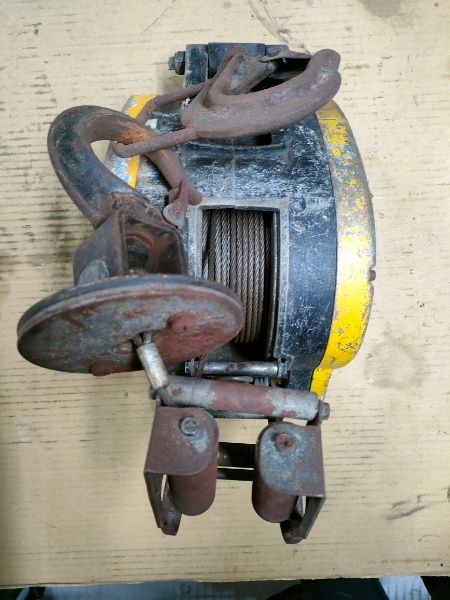 ◎リョービ(RYOBI) ウインチ WI-195 200kg (ワイヤー径5mm×30m付 