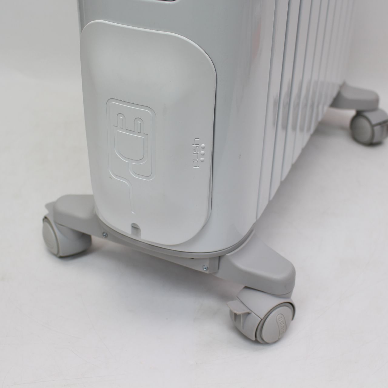 デロンギ　ベルカルド 美品 デロンギ ベルガルド オイルヒーター RHJ75V0815-CR Amazon | De