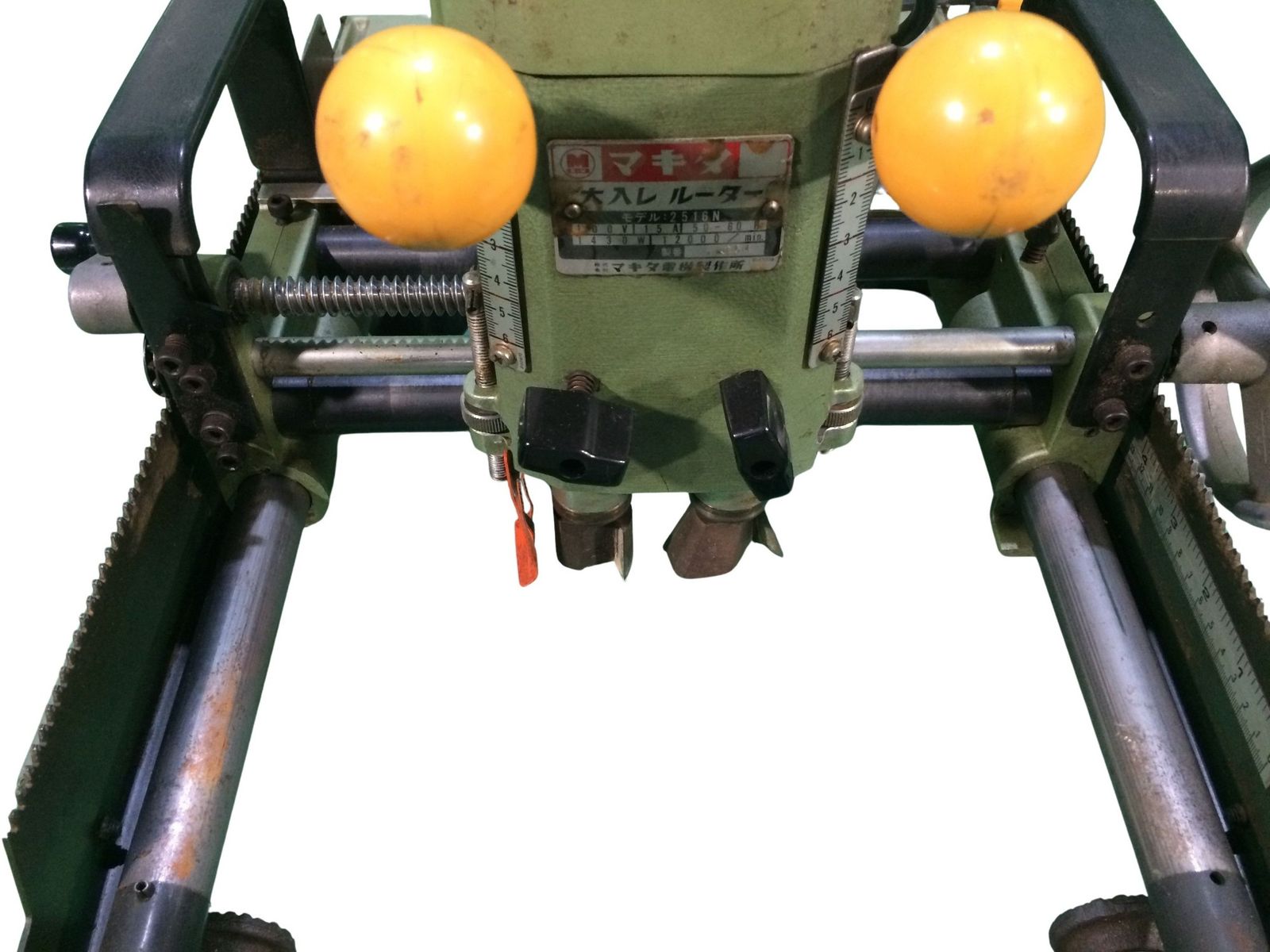 早いもの勝ち！ makita 大入レルーター 2516N  電動工具 大工道具 詳細不明 現状渡し ジャンク扱い ☆中古品☆makita マキタ 100V 大入レルーター 2516N 大入れ加工 アリ