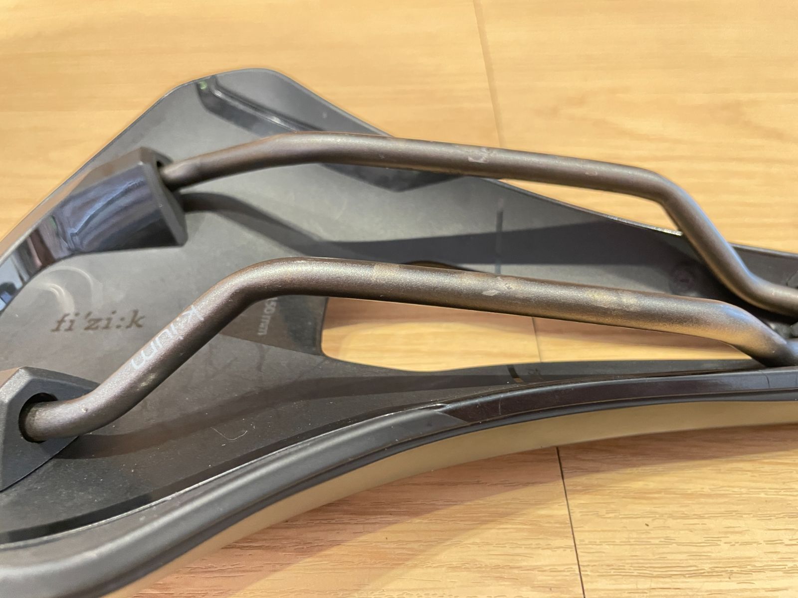 □USED□Fizik フィジーク ARGO アルゴ TEMPO テンポ R3 150mm サドル