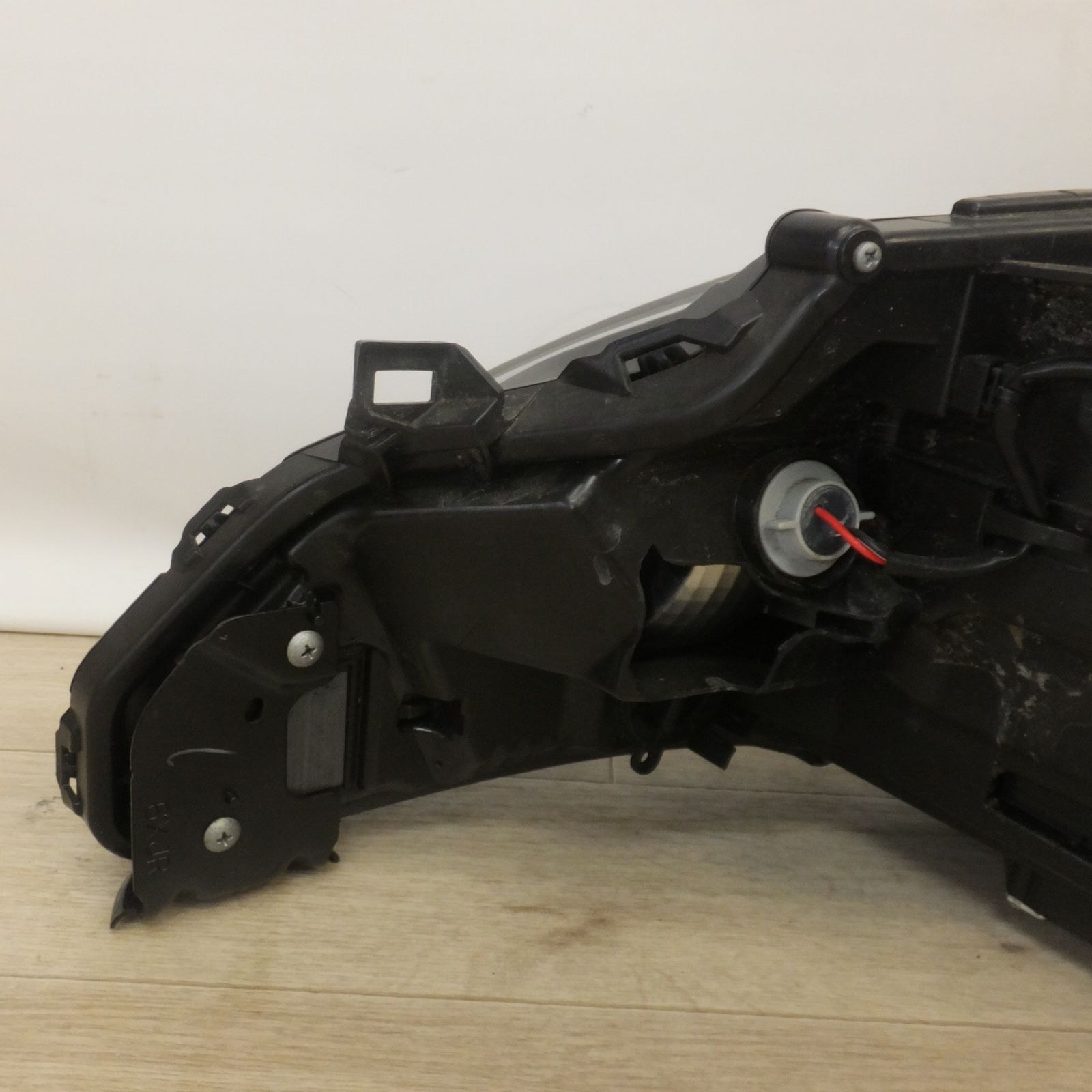 送料無料] 現状品☆日産 NISSAN 純正 ノート E13 ヘッドライト ICHIKOH