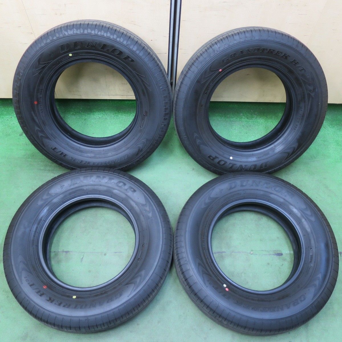 【3456】25年 195/80R15 ダンロップ ハイエース 新品外し 新車外し！25年☆195/80R15 ダンロップ グラントレック H/T 31 タイヤ