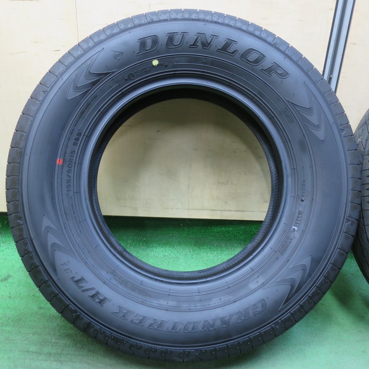 【3456】25年 195/80R15 ダンロップ ハイエース 新品外し 新車外し 2022年製 DUNLOP SP175N 195/80R15 107/105N LT 15インチ 夏