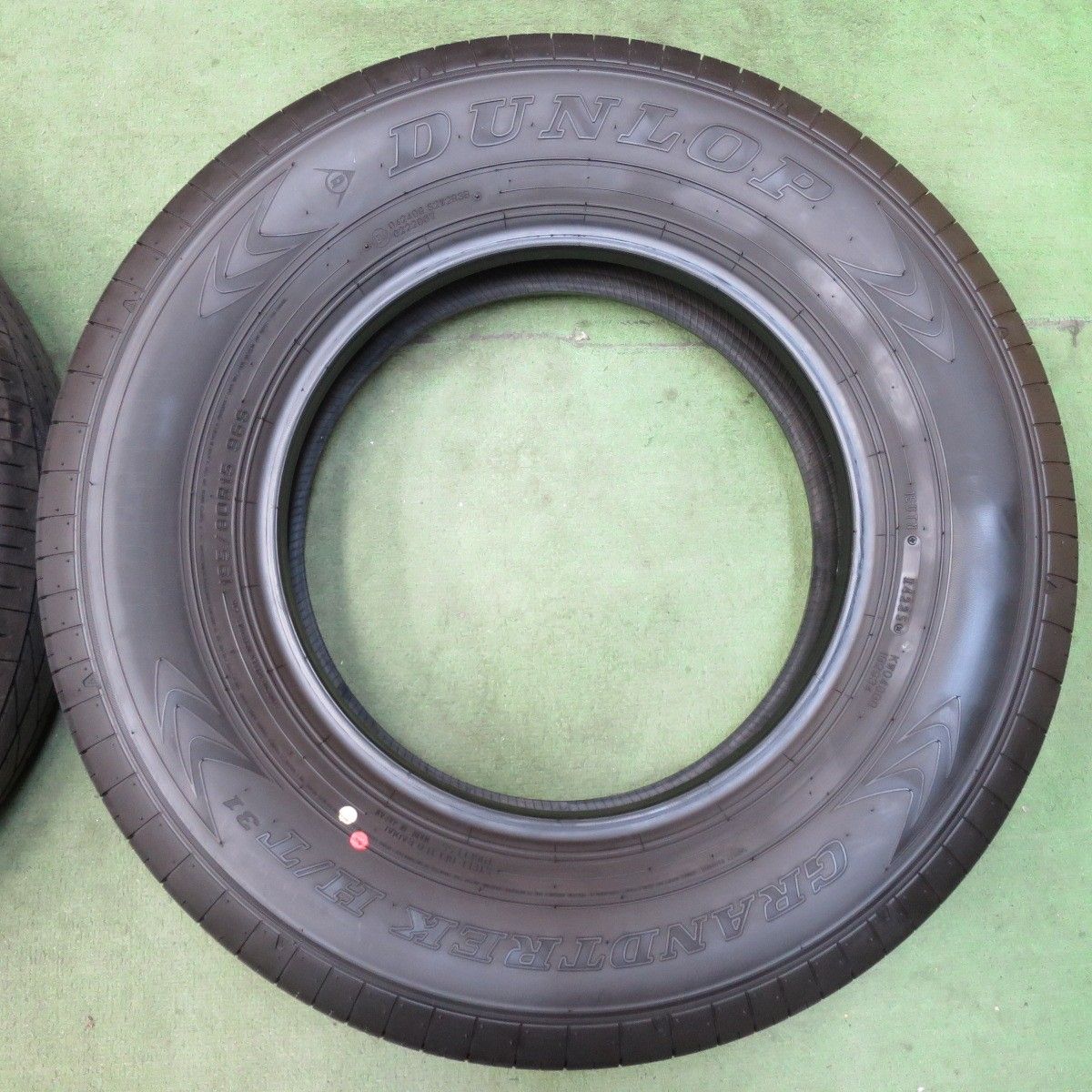 【3456】25年 195/80R15 ダンロップ ハイエース 新品外し 195/80R15 ダンロップ ハイエース純正LTタイヤ