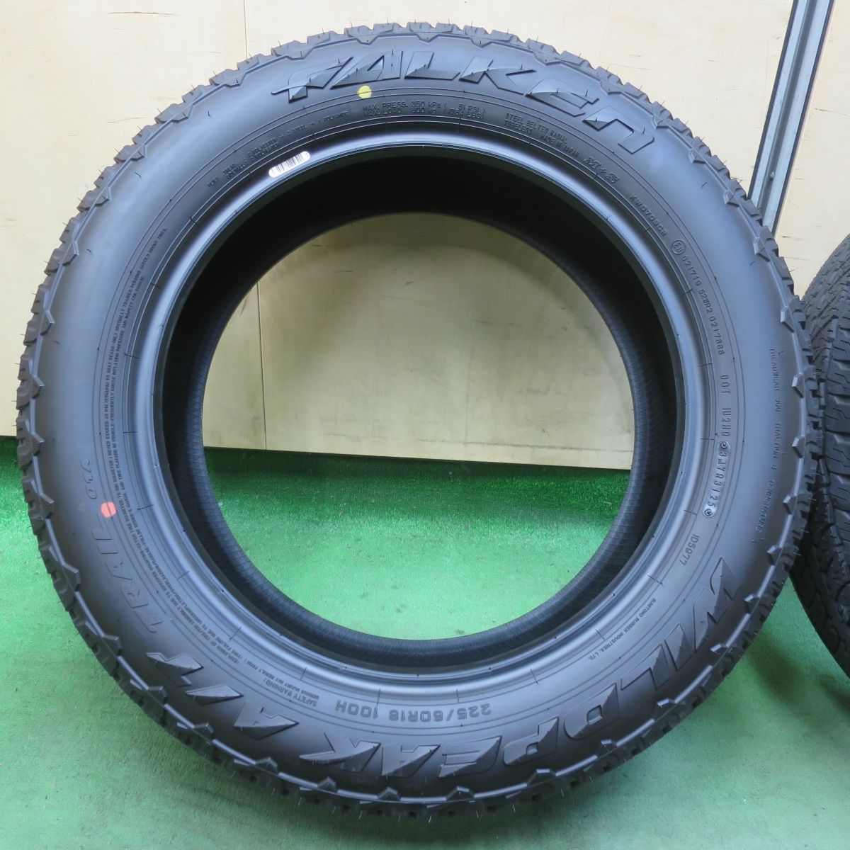 新車外し！25年☆225/60R18 ファルケン WILDPEAK A/T TRAIL 01A タイヤ
