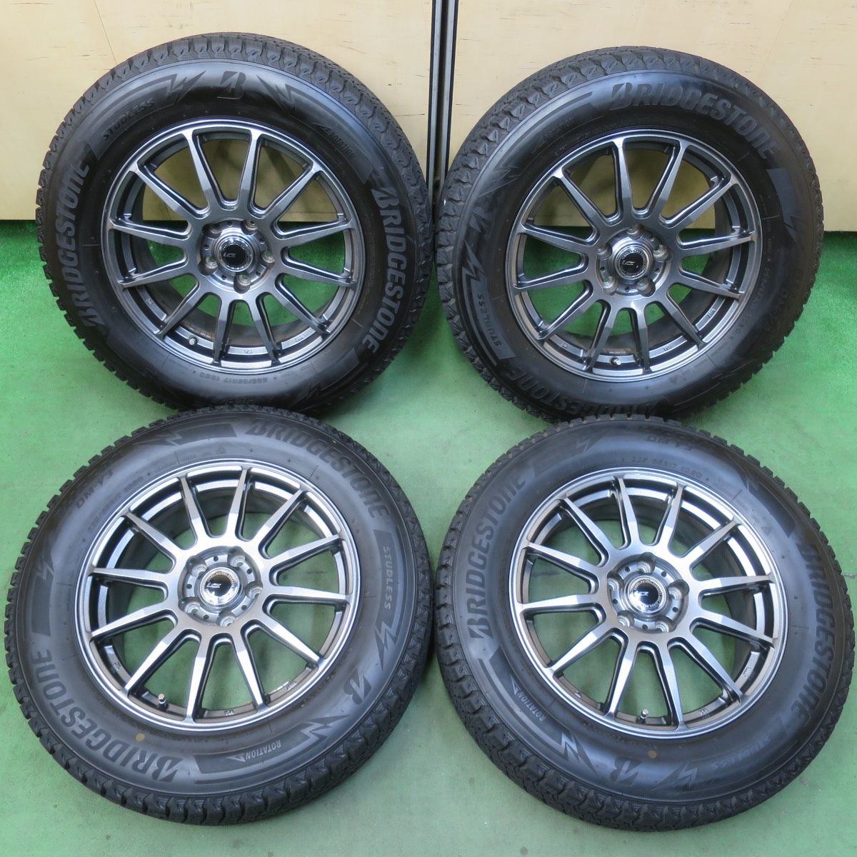 バリ溝！キレイ！9.5分☆スタッドレス 225/65R17 ブリヂストン