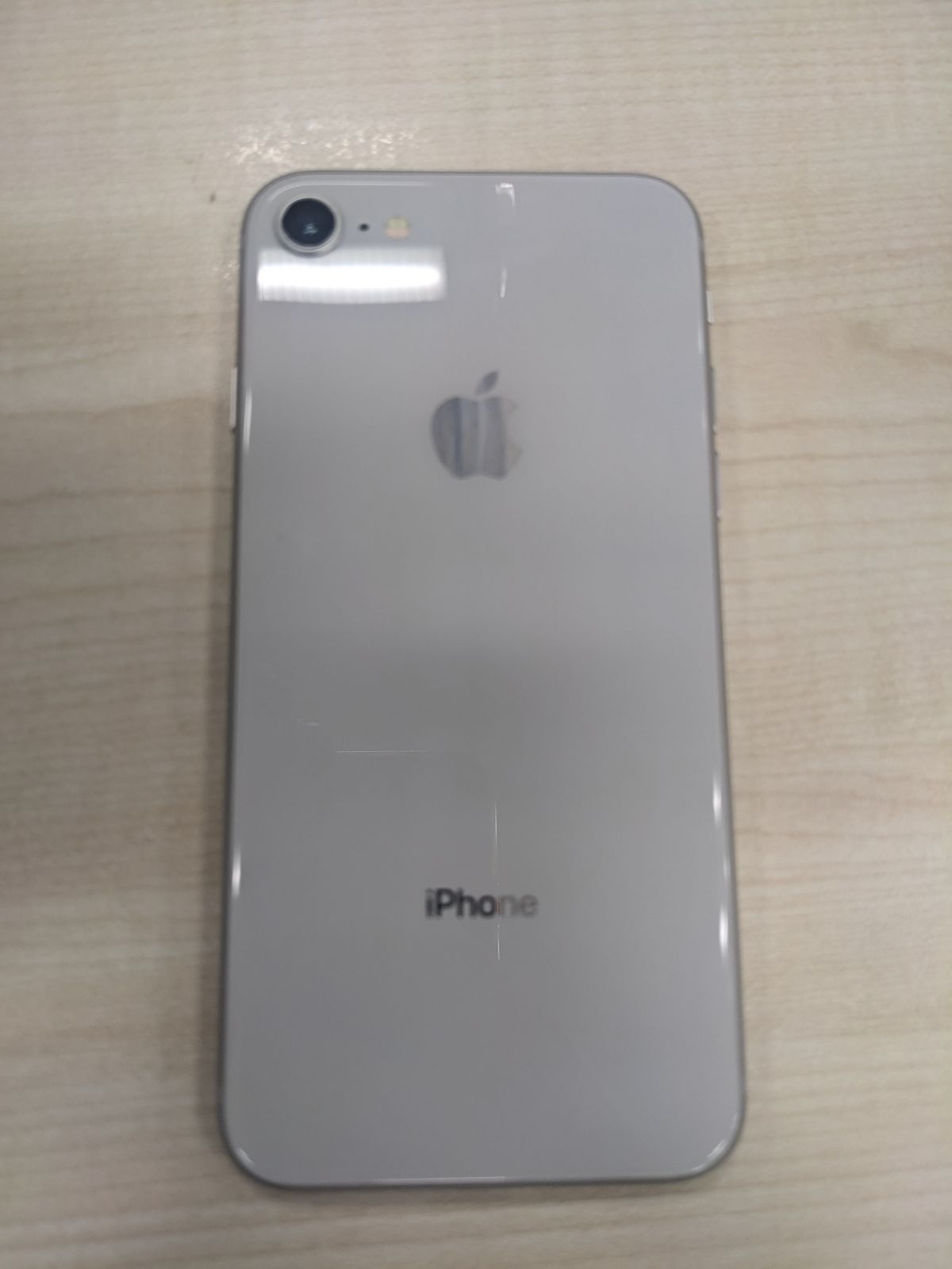 61675】【SIMロック解除済】iPhone 8 64GB au シルバー 【公式通販】