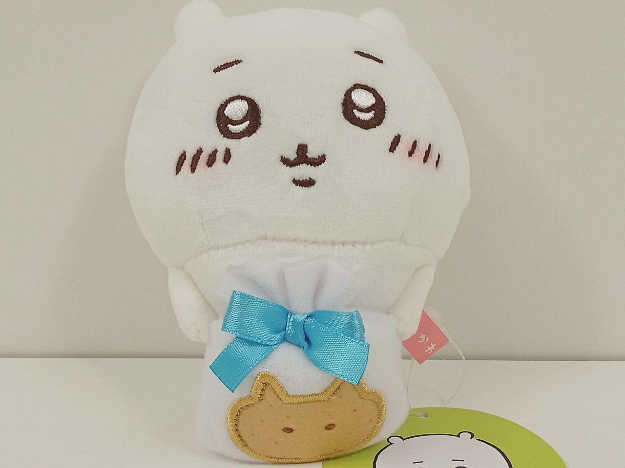 ちいかわ デスクトップから見守るひっかけぬいぐるみ クッキーちいかわ
