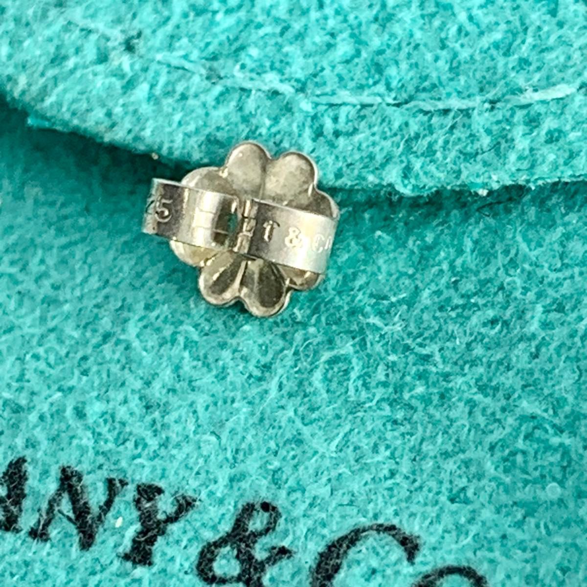 ティファニー Tワイヤー フープ ピアス ミディアム 片耳 P108 - メルカリ