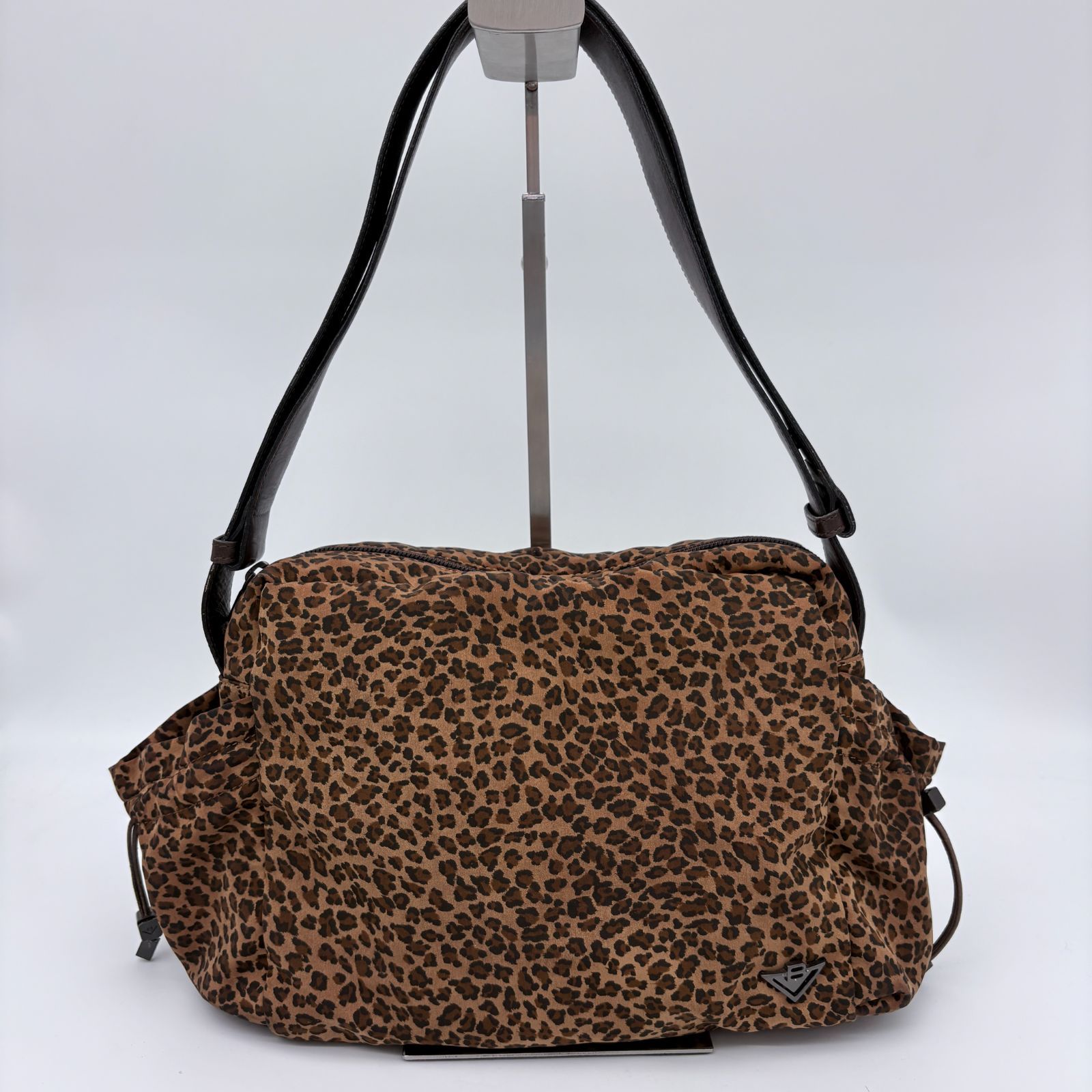 【ボッテガヴェネタ】ハンドバッグ　ポーチ レオパード　豹柄　ワンショルダー BOTTEGA VENETA (ボッテガヴェネタ) ショルダーバッグ 肩掛け