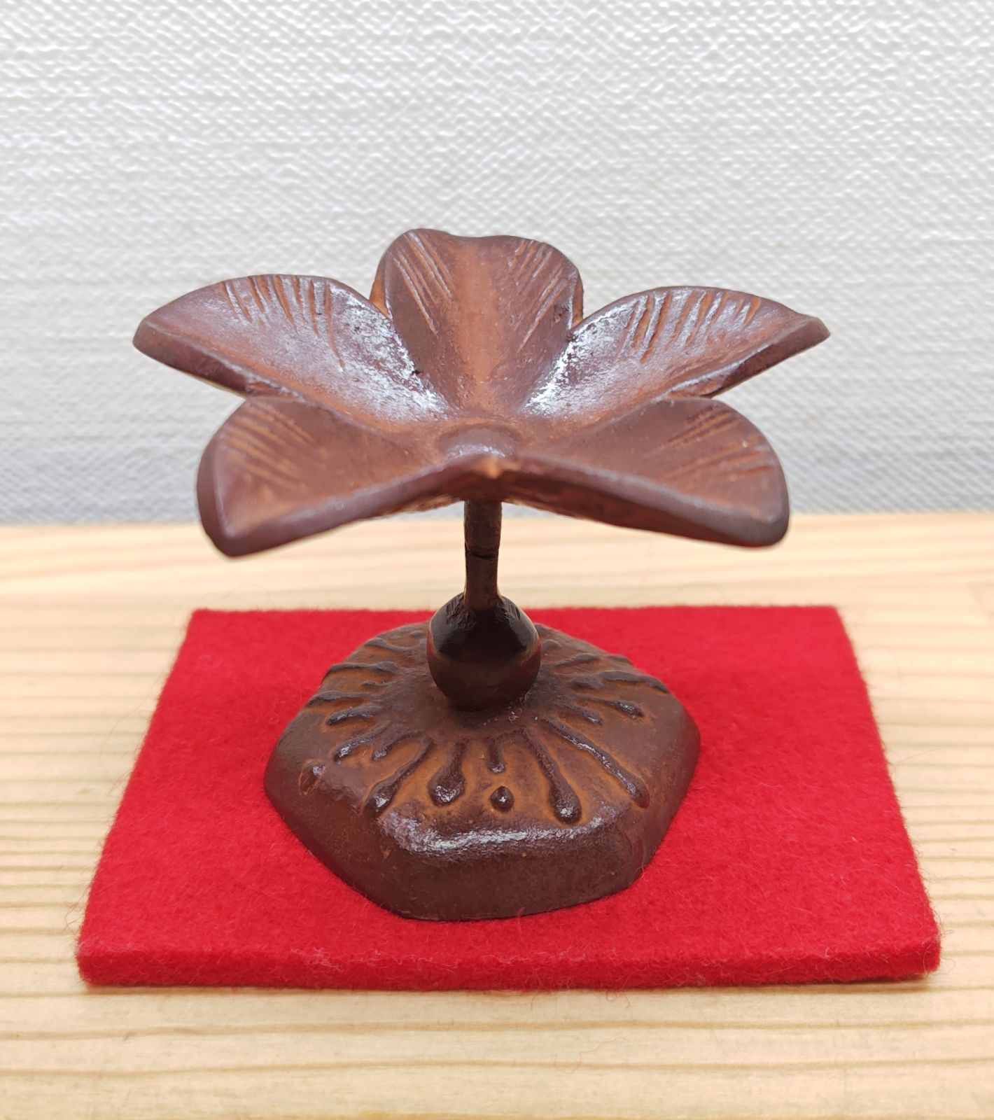 逢絢亭・中古品】茶道具 蓋置 突羽根蓋置 つくばね蓋置 鉄製 閑浄造 共