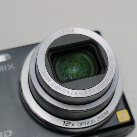 LUMIX デジカメ　ブラック 中古 DMC-TZ10 ブラック 即日発送 Panasonic LUMIX デジカメ 本体 土日