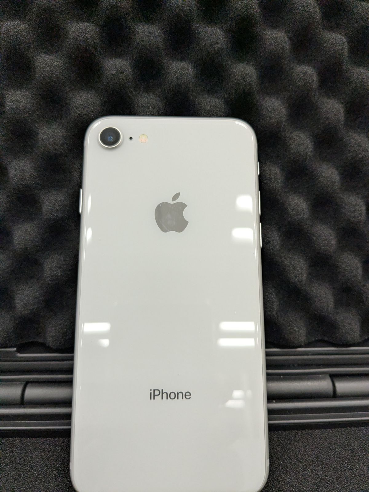61669】【SIMロック解除済】iPhone 8 64GB au シルバー - メルカリ