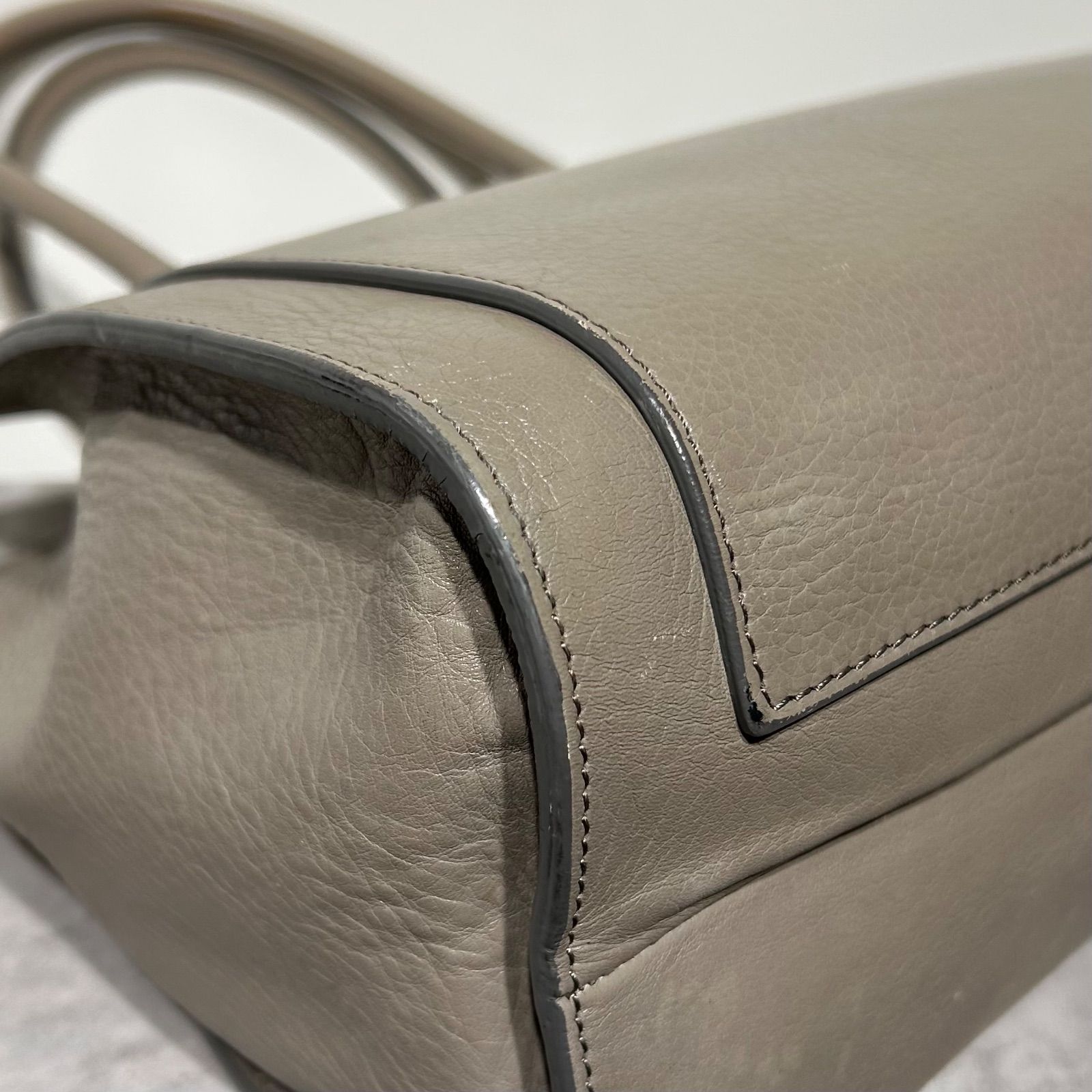 未使用に近い✨ ヒロフ HIROFU ハンドバッグ　シボ革　グレージュ ヒロフ HIROFU ランポ ハンドバッグ グレージュ A4収納対応 シボレザー