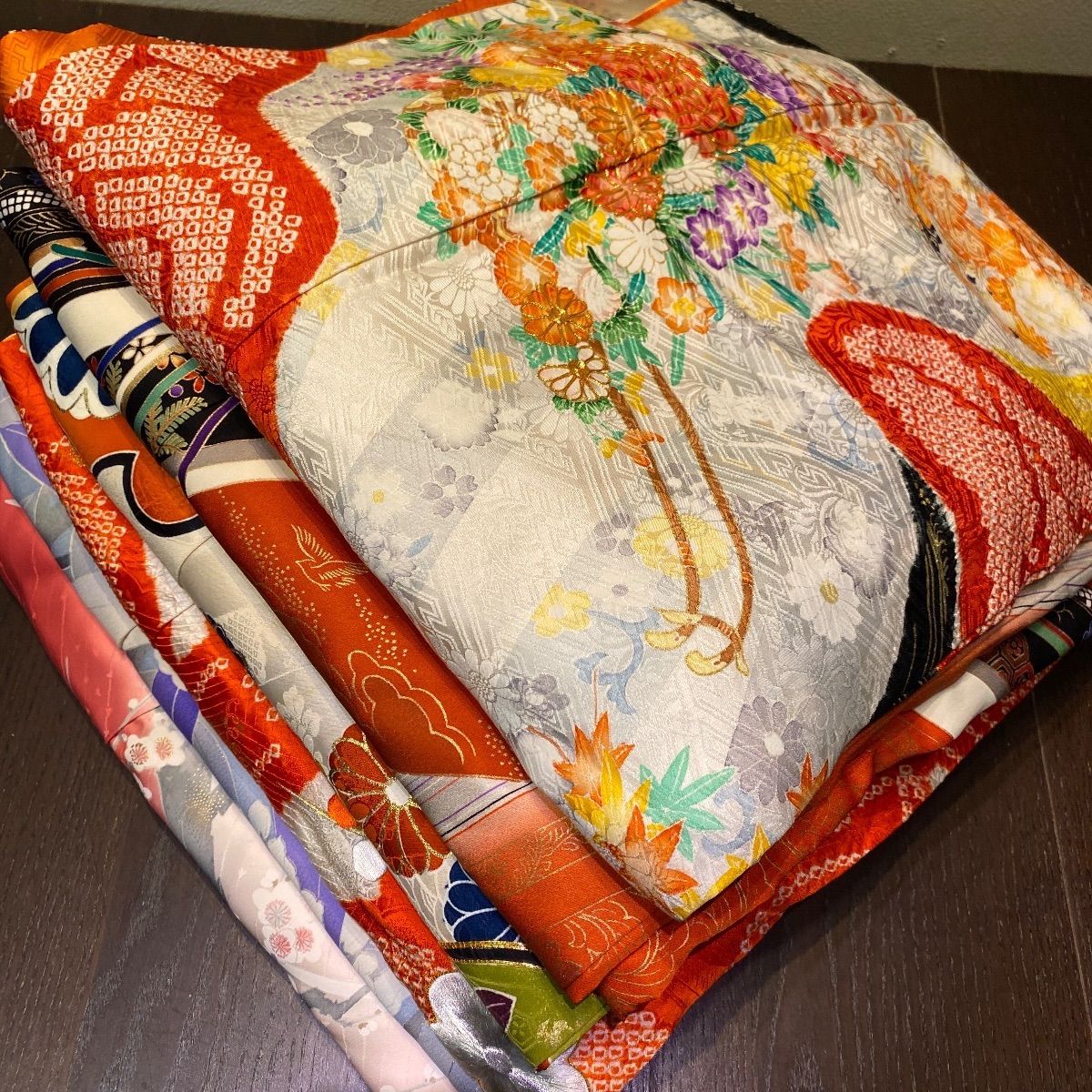 まとめ売り】正絹振袖6枚 リメイク素材 ハンドメイド向け - メルカリ