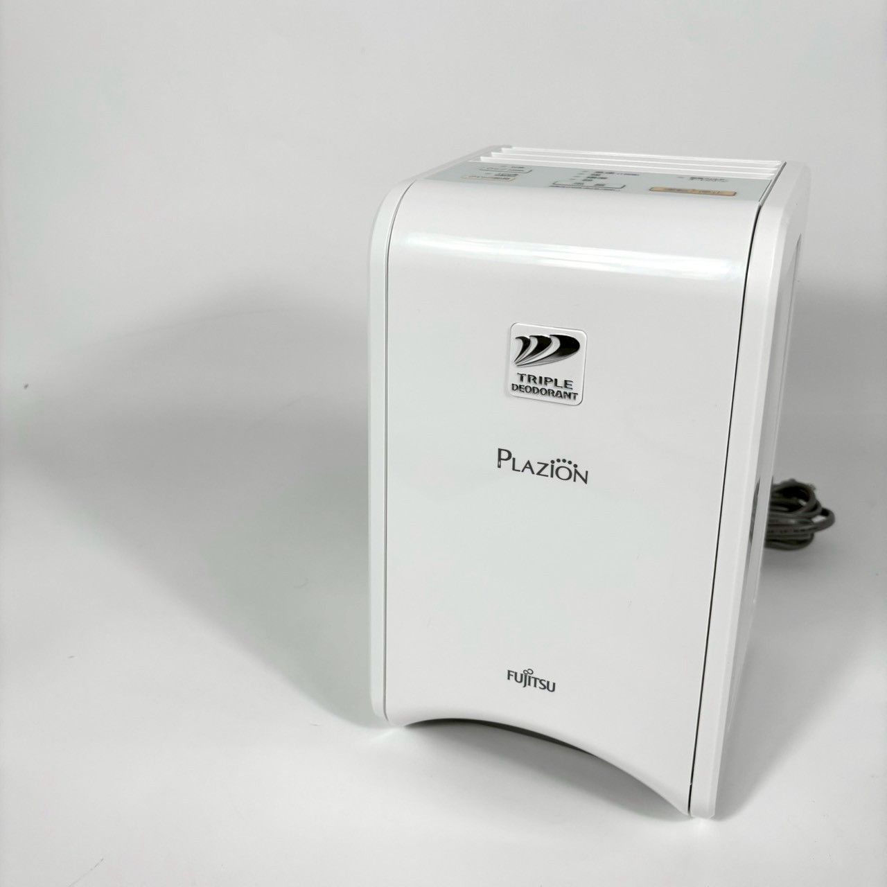 PLAZION プラズィオン 小型脱臭機 DAS-15K-W 2023年製 美品】 PLAZION プラズィオン 小型脱臭機 DAS-15K-W 2022年製 - メルカリ