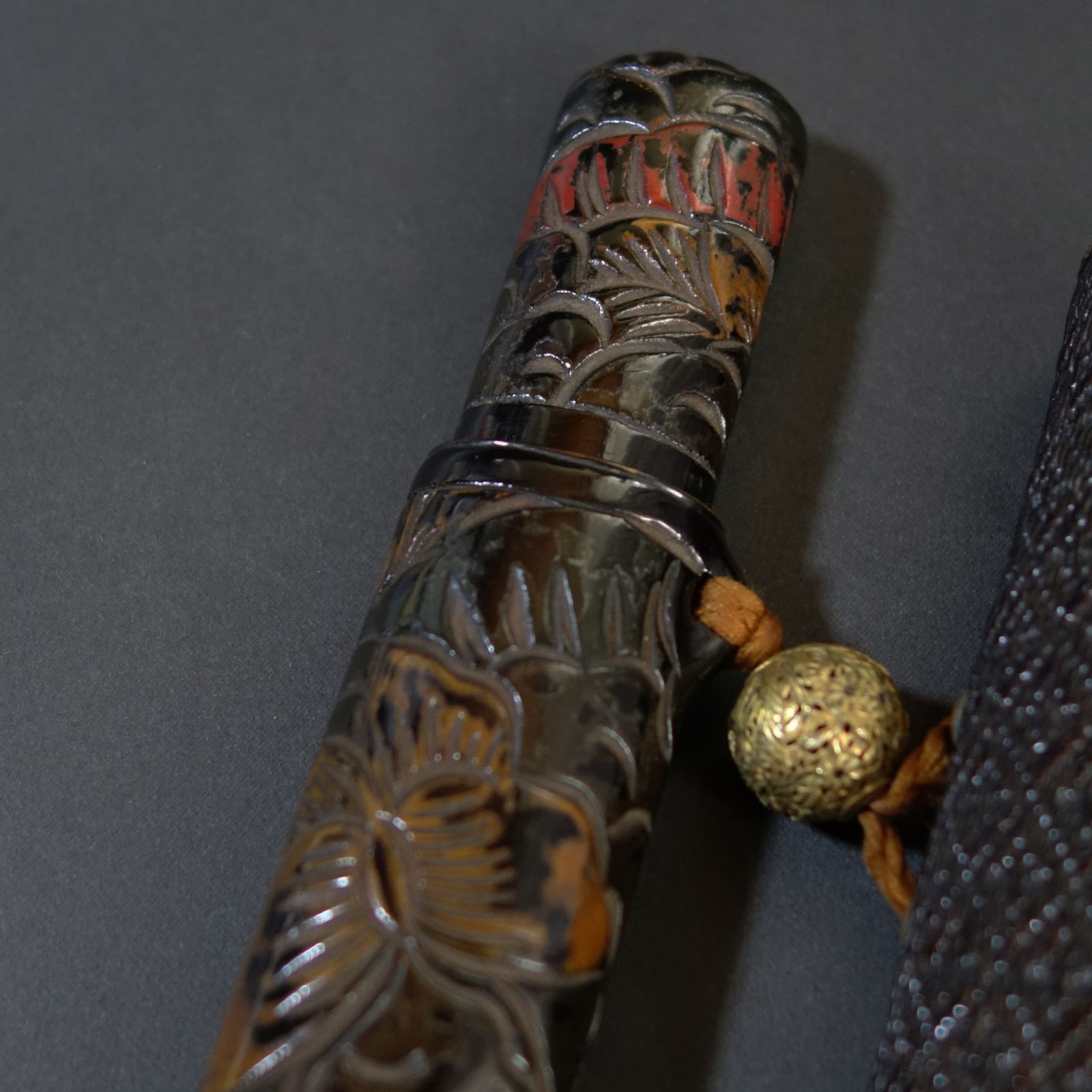 煙管筒 【 彫彩漆 牡丹蝶文様 煙管筒 煙草入 】 漆器 喫煙具 煙管 骨董