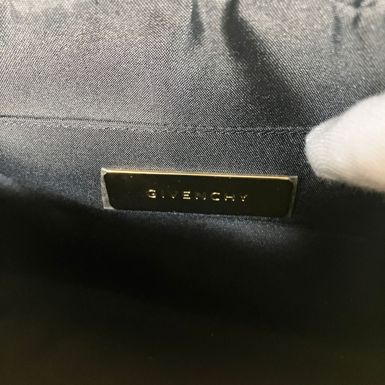 2512-99｜美品｜ジバンシィ ショルダーバッグ ブラック 4Gロゴ - メルカリ