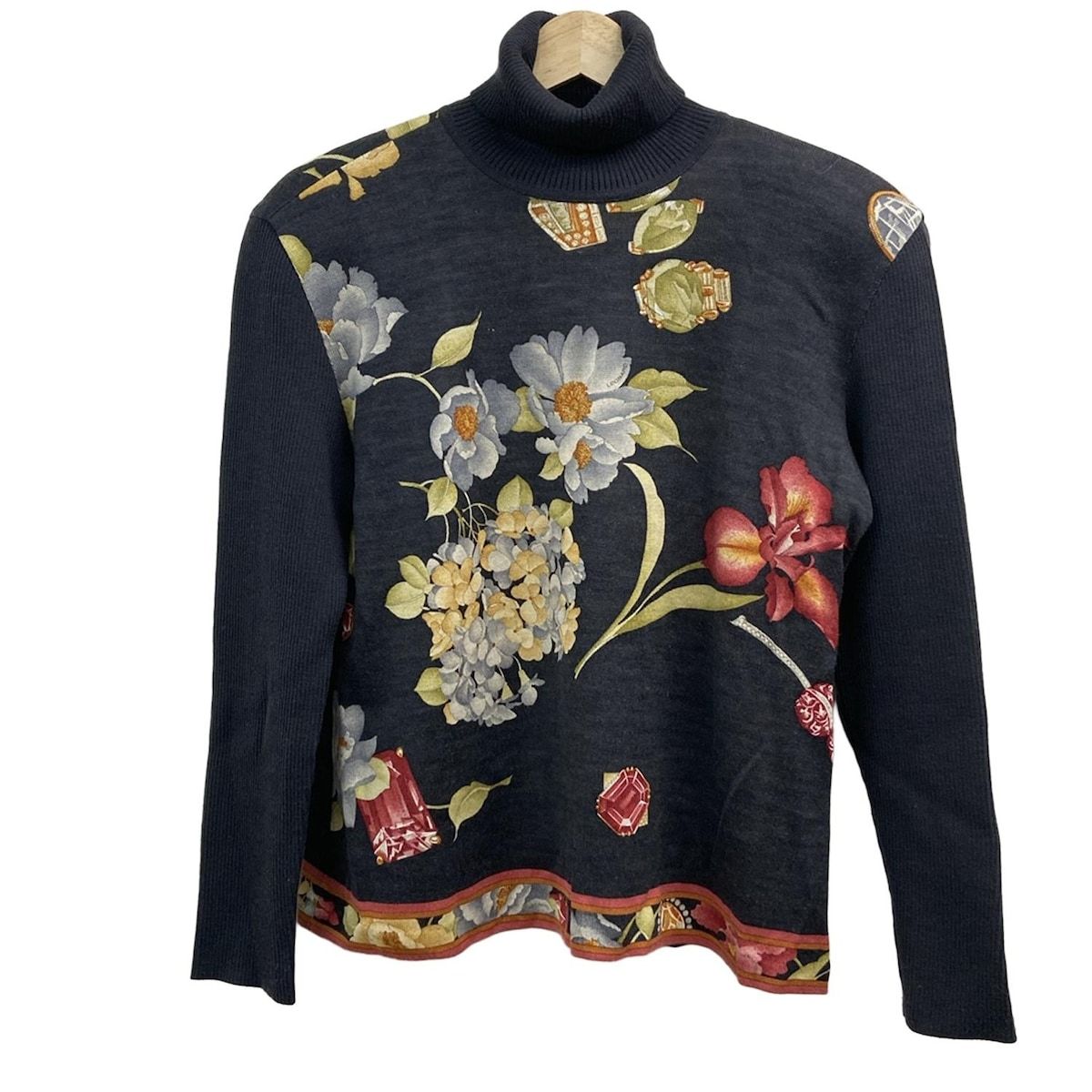 美品★レオナール 長袖 ニット カットソー タートルネック 花柄 サイズ40 LEONARD(レオナール) 長袖セーター サイズLL レディース