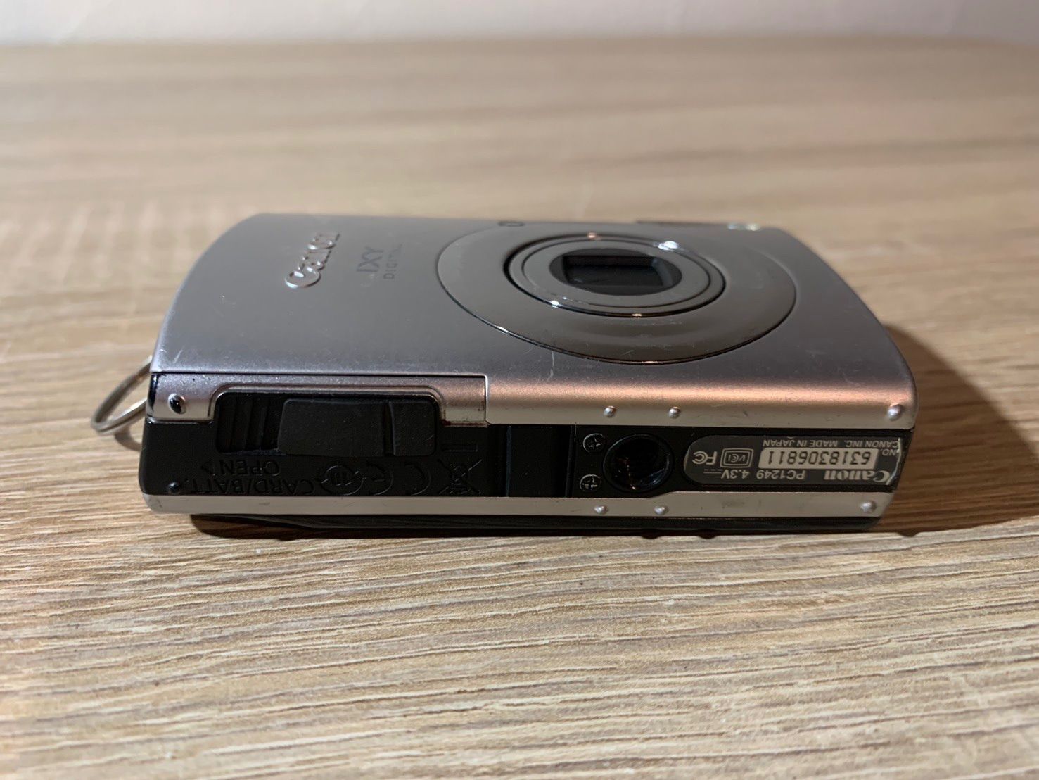  7454 Canon IXY DIGITAL 910 IS シルバー バッテリー付属 コンパクトデジタルカメラ デジタルカメラ