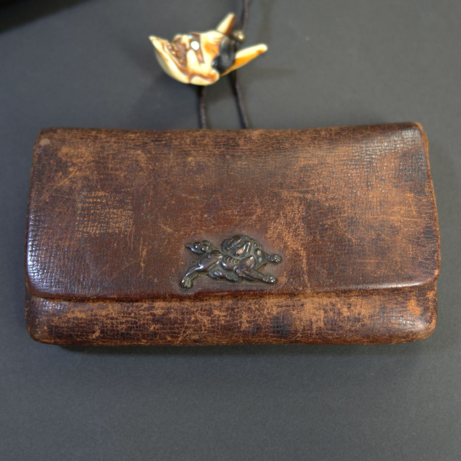 煙管 煙管筒 煙草入 【 煙管 純銀製 ／ 煙管筒 漆塗製 ／ 煙草入 革製