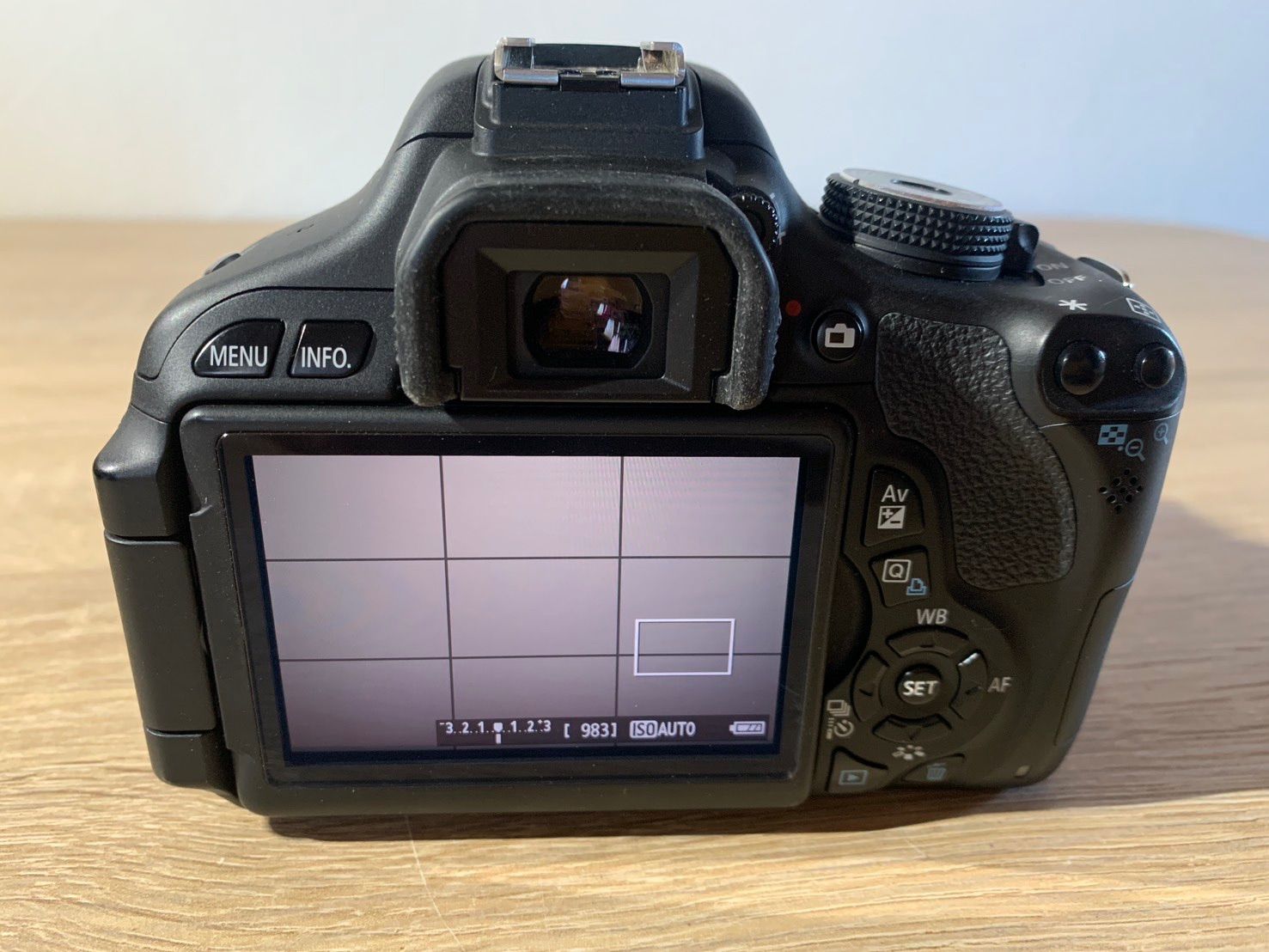  7460 Canon EOS Kiss X 5 ブラック バッテリー付属 ミラーレス一眼 デジタルカメラ