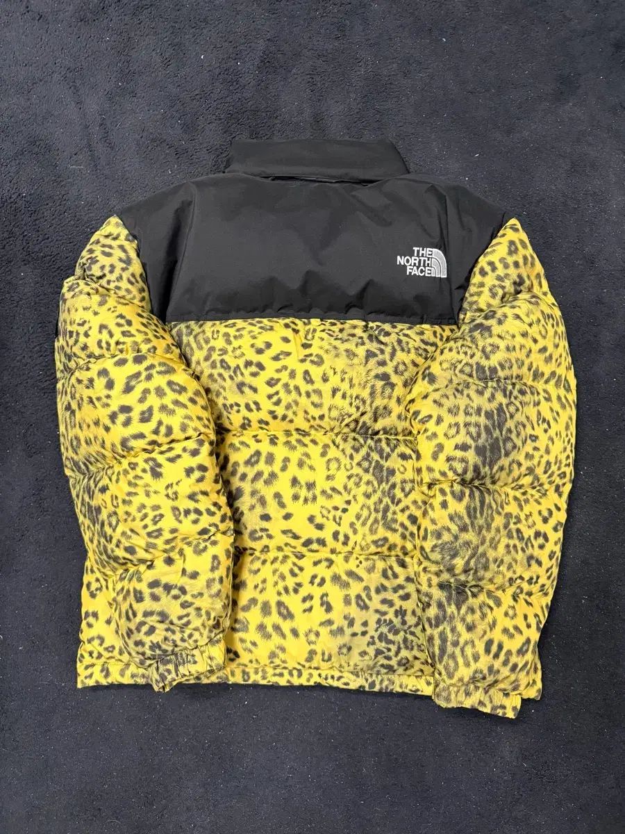 THE NORTH FACE ザノースフェイス 白ラベル ヌプシ ヒョウ柄