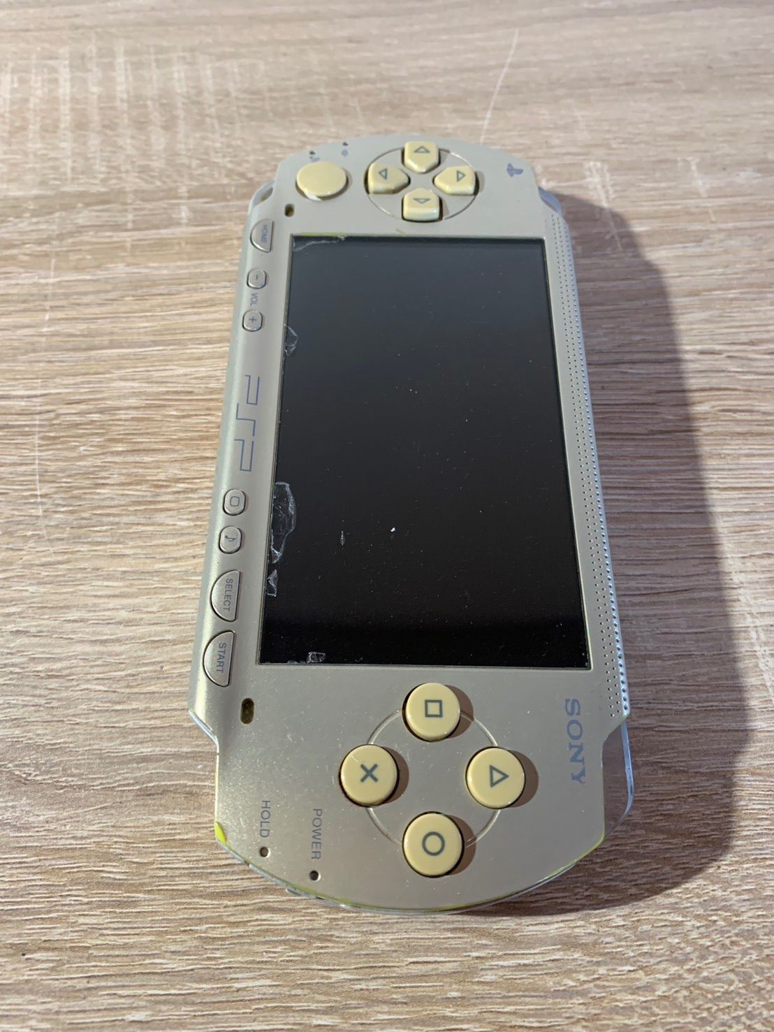 7464 PSP 1000 シャンパンゴールド ジャンク品 バッテリー付属 - メルカリ