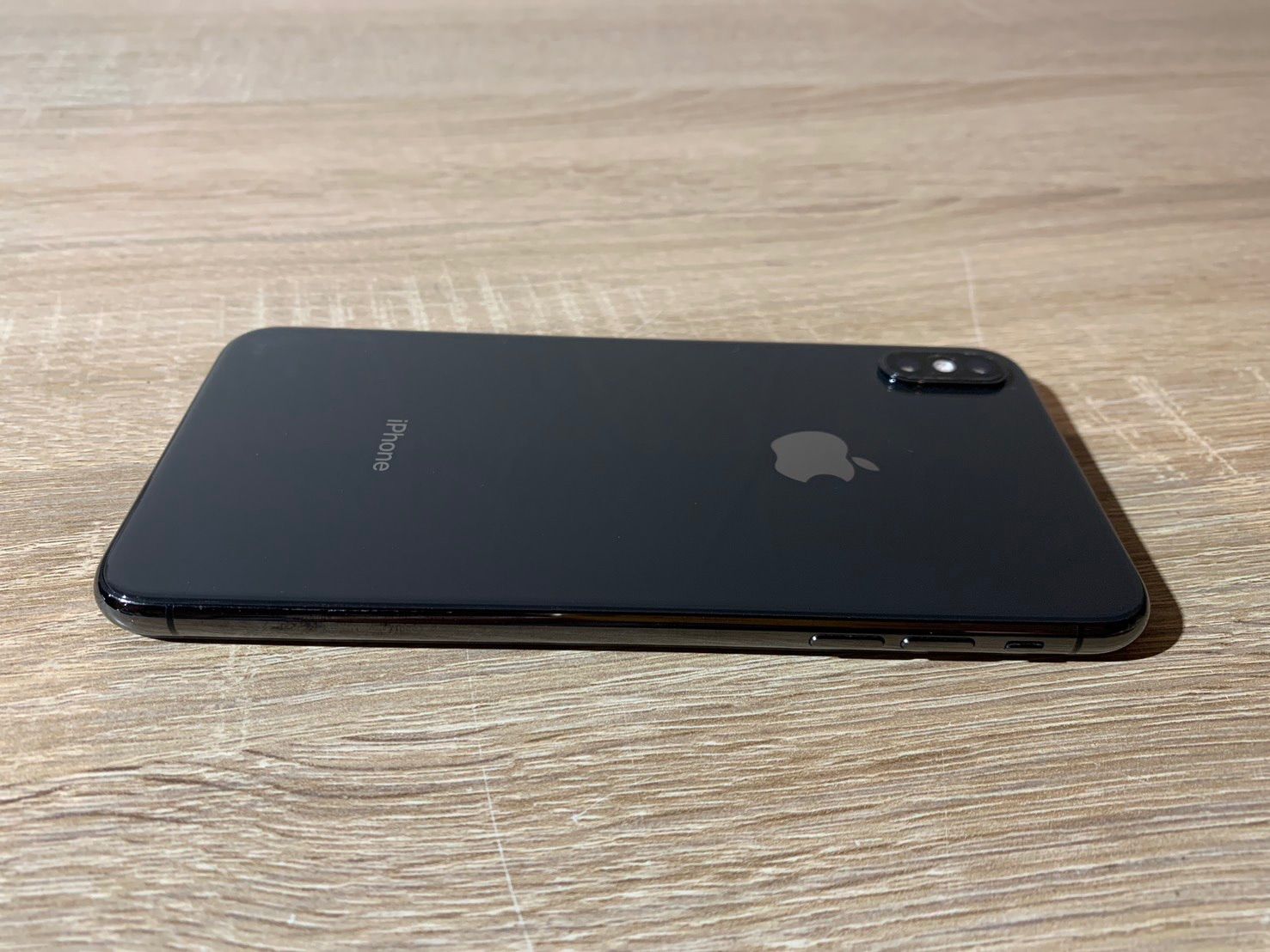 iPhone XS MAXブラック 本体　64GB iPhone Xs Max Space Gray 64 GB SIMフリー iPhone Xs Max Space Gray